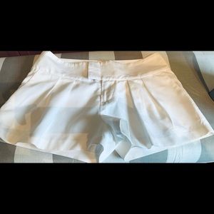 NWT Armani Exchange Dressy Pleated White Shorts
